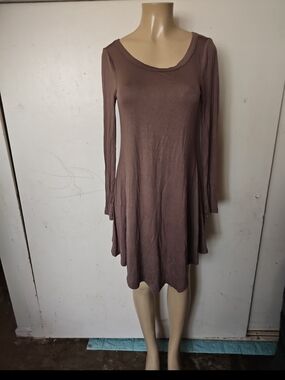 Women's Long Sleeve Scoop Neck Taupe Swing Dress